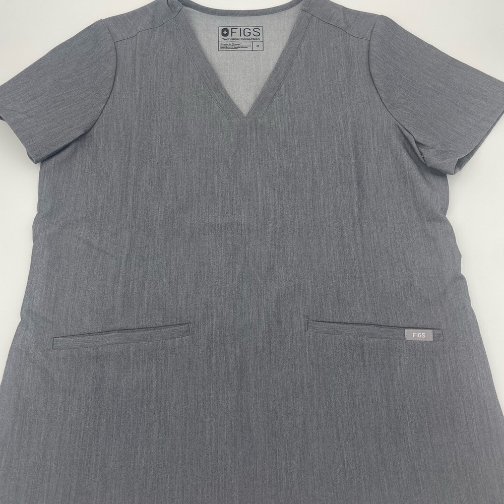 FIGS Scrub Top Woman’s-Size Medium Graphite